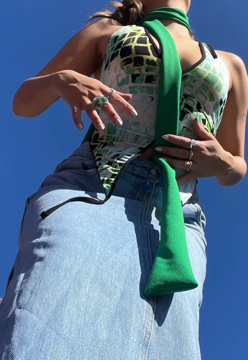 OFFCUTS GREEN TILE POINTED HALTER TOP